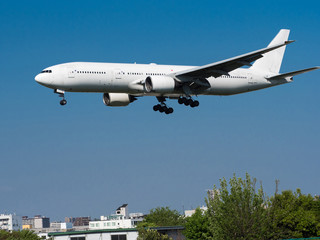 大阪国際空港へ