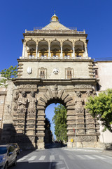 Fototapeta na wymiar Porta Nuova gate in Palermo, Italy