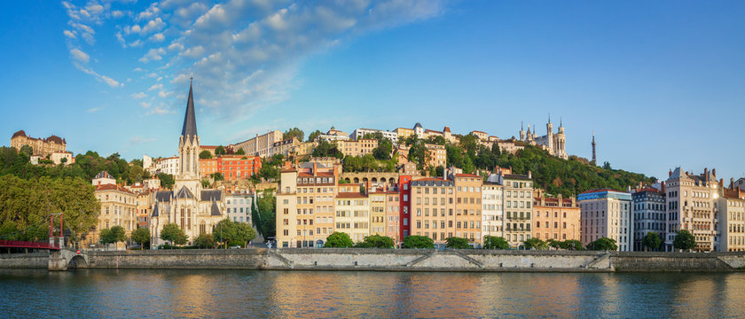 Lyon 画像 - 参照 36,931 Stock 写真、ベクターおよびビデオ | Adobe Stock