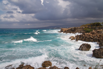 Каменистое побережье