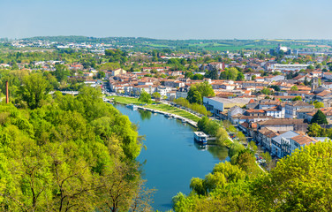 The Charente River at Angouleme, France - obrazy, fototapety, plakaty