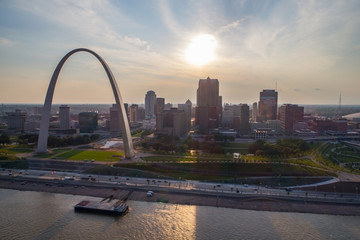 Aerial image St Louis Gateway Arch - obrazy, fototapety, plakaty