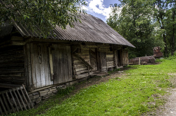 Fototapeta na wymiar zabudowania wiejskie na Ukrainie 