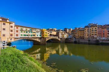 Fototapeta na wymiar Bridge Ponte Vecchio in Florence - Italy