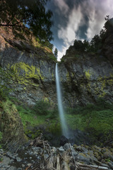 Fototapeta na wymiar Oregon's Elowah Falls in the Columbia River Gorge