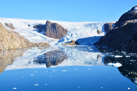 Der Gletscher in der Spiegelung