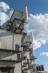 Plant for separating and cleanse of recycling materials