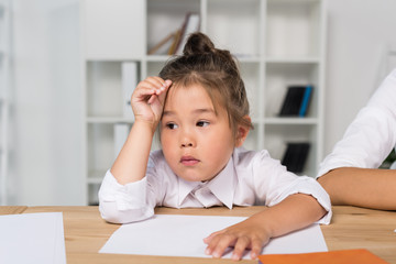 Naklejka premium asian child drawing