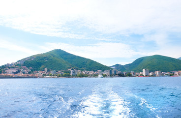 Picturesque view of small city on seashore
