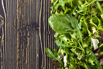 Fototapeta premium Fresh green salad with spinach,arugula and lettuce