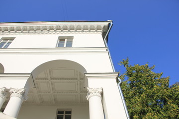 Obraz premium element of the building with the architecture of the last century