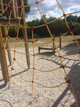 parco giochi in estate