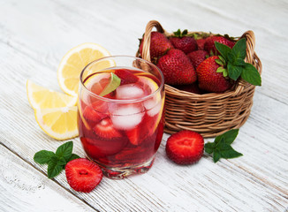 Lemonade with strawberries
