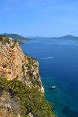 Fototapeta na wymiar Küste von Sardinien mit Meer