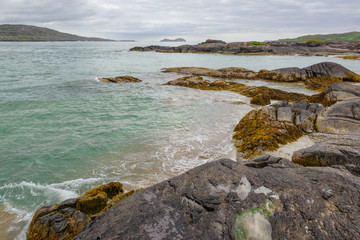 Fototapeta na wymiar beach - rocks - ireland