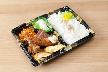 ポークたまご弁当