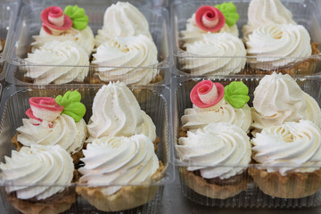 Ready mini cakes