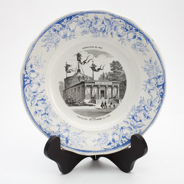 Assiette Exposition de 1867, N&deg; 3 &laquo;&nbsp;PAVILLON DE L'ISTHME DE SUEZ&nbsp;&raquo; . L.M. et Cie D&eacute;pos&eacute; Creil et Montereau