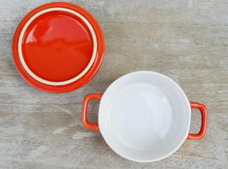 cocotte orange vide,vaisselle,accessoire