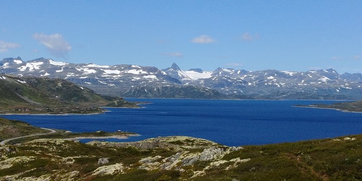 Lac et montagnes de Norv&egrave;ge, lac de Tyin, ao&ucirc;t 2017
