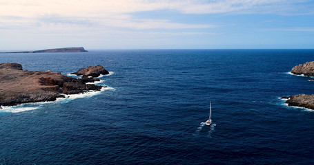 côte en espagne avec bateaux