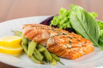 Fried fish with vegetables.