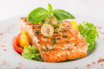 Fried fish with vegetables.