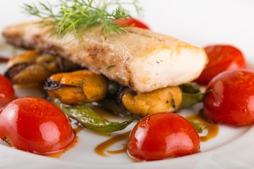Fried fish with vegetable.
