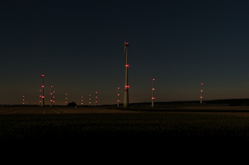 WindrÃ¤der bei Dunkelheit