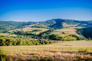 Vue sur la Chartreuse de Sainte-Croix-en-Jares dans le Pilat