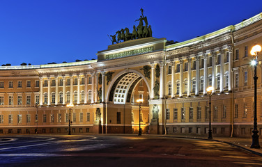 The main arch at Palace Square