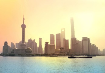 Fototapeta premium Sunrise view of Shanghai from Bund