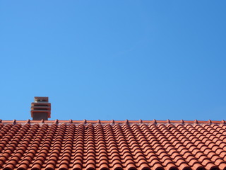 Neues Dach: Dachpfannen, Dachziegel, Dachsanierung in Südeuropa