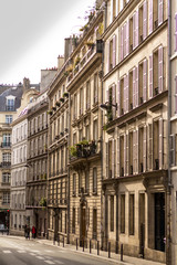 Fototapeta premium Exterior facade of a Parisian building