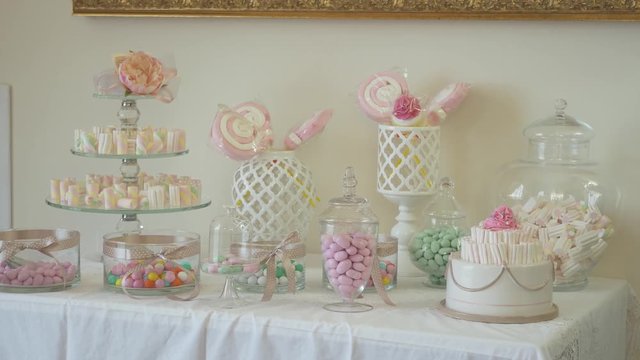 buffet di dolci per un matrimonio