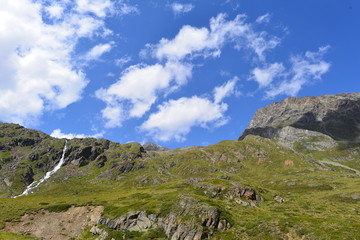Obraz premium Wasserfall im Riffltal im Kaunergrat/Ötztaler Alpen