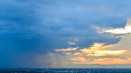 Obraz premium Beautiful sunset sky background