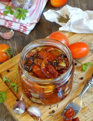 Sun-dried tomatoes with garlic and provence herbs