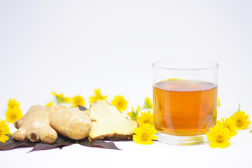 Hot ginger juice helps relieve cold and nasal congestion.
