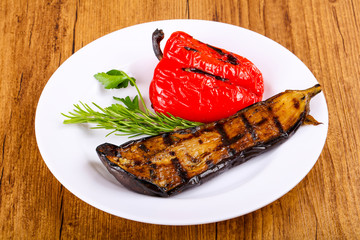 Grilled eggplant with bell pepper