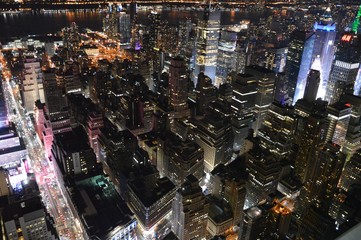 Manhattan by night - 169673444