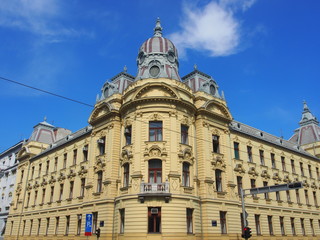 Fototapeta na wymiar Zagreb, Kroatien: Altbaufassaden der Jahrhundertwende