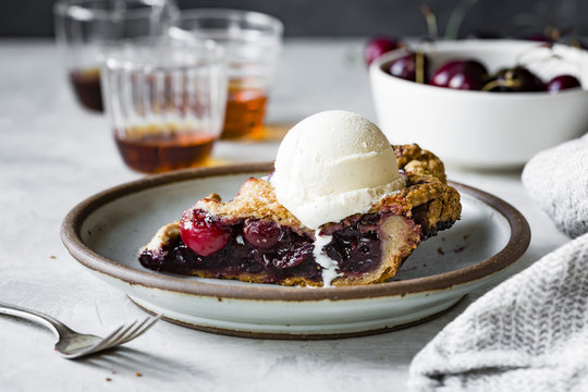 A cherry pie, with fresh cherries. Home made.