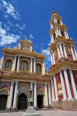 Fototapeta na wymiar cathédrale la linda, salta, argentine