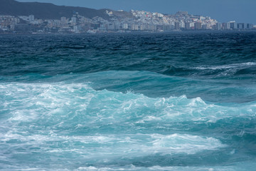Fototapeta na wymiar Olas para surfear