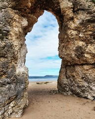 Felsentunnel bei den White Rocks, Nordirland