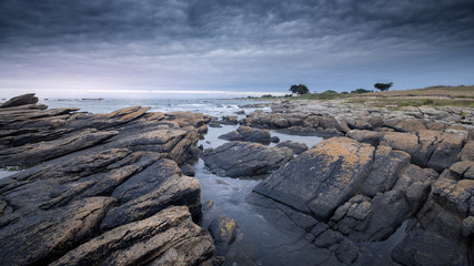 Düstere Stimmung am Meer