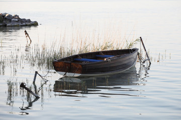Obraz premium Little boat in a bay