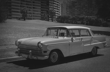 Antigo carro na cidade de Montevidéu