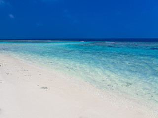Fototapeta na wymiar Maldives, white sand
